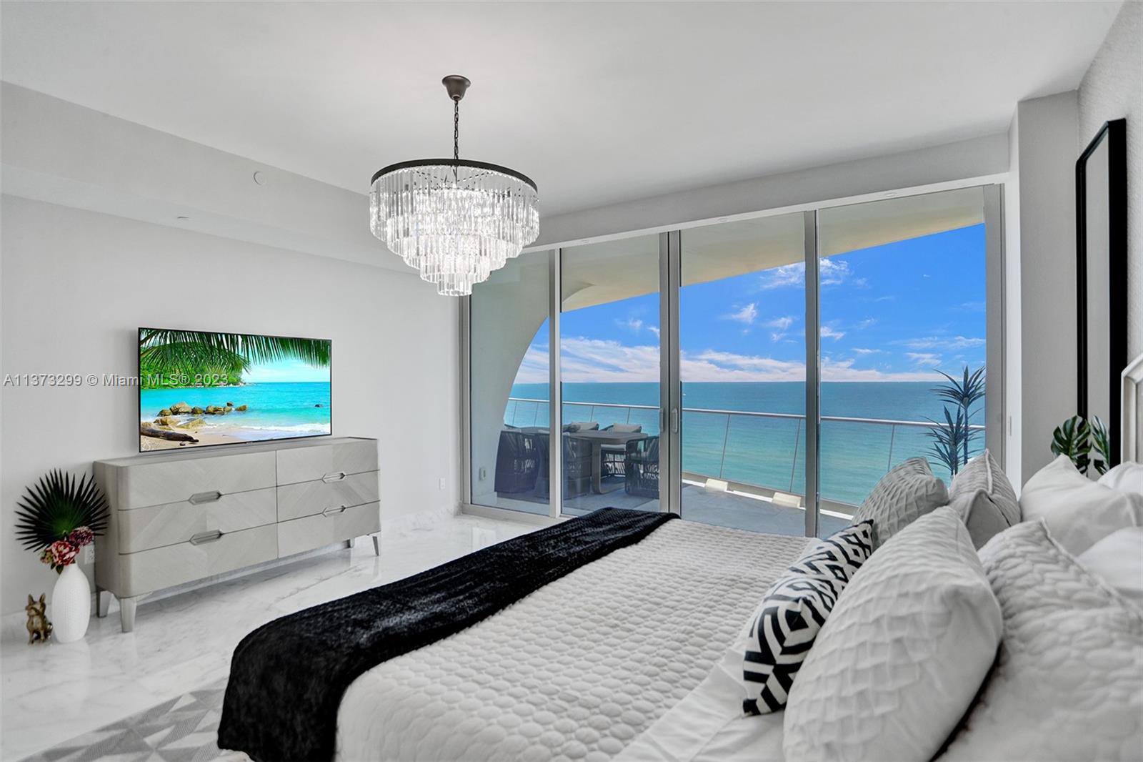 JADE SIGNATURE CONDO - Residential