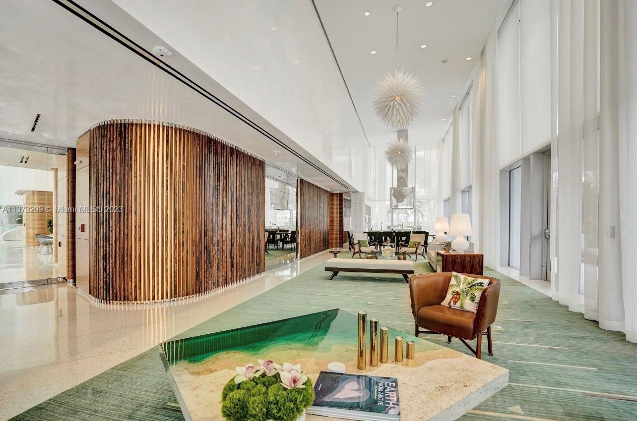 JADE SIGNATURE CONDO - Residential