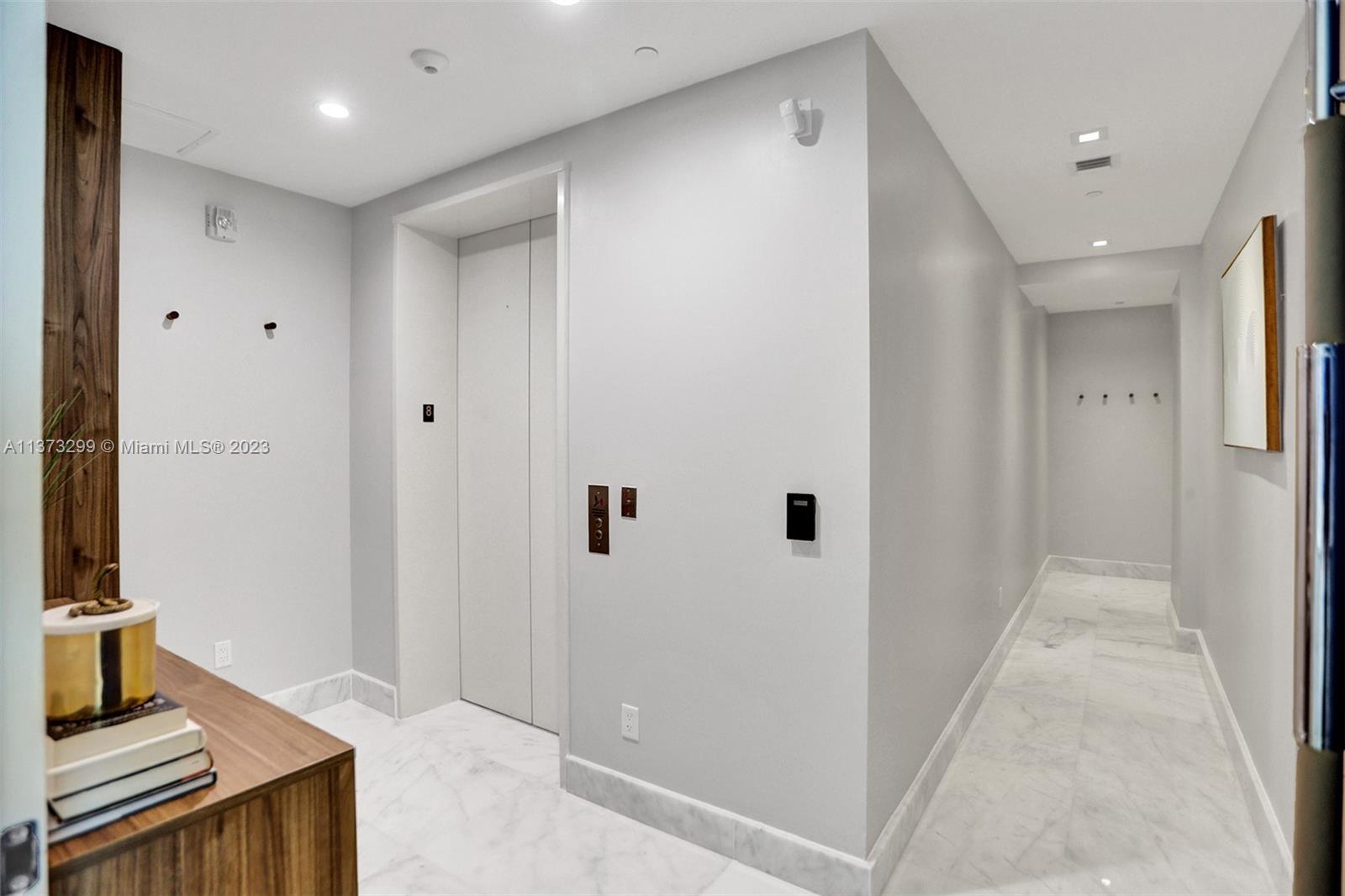 JADE SIGNATURE CONDO - Residential