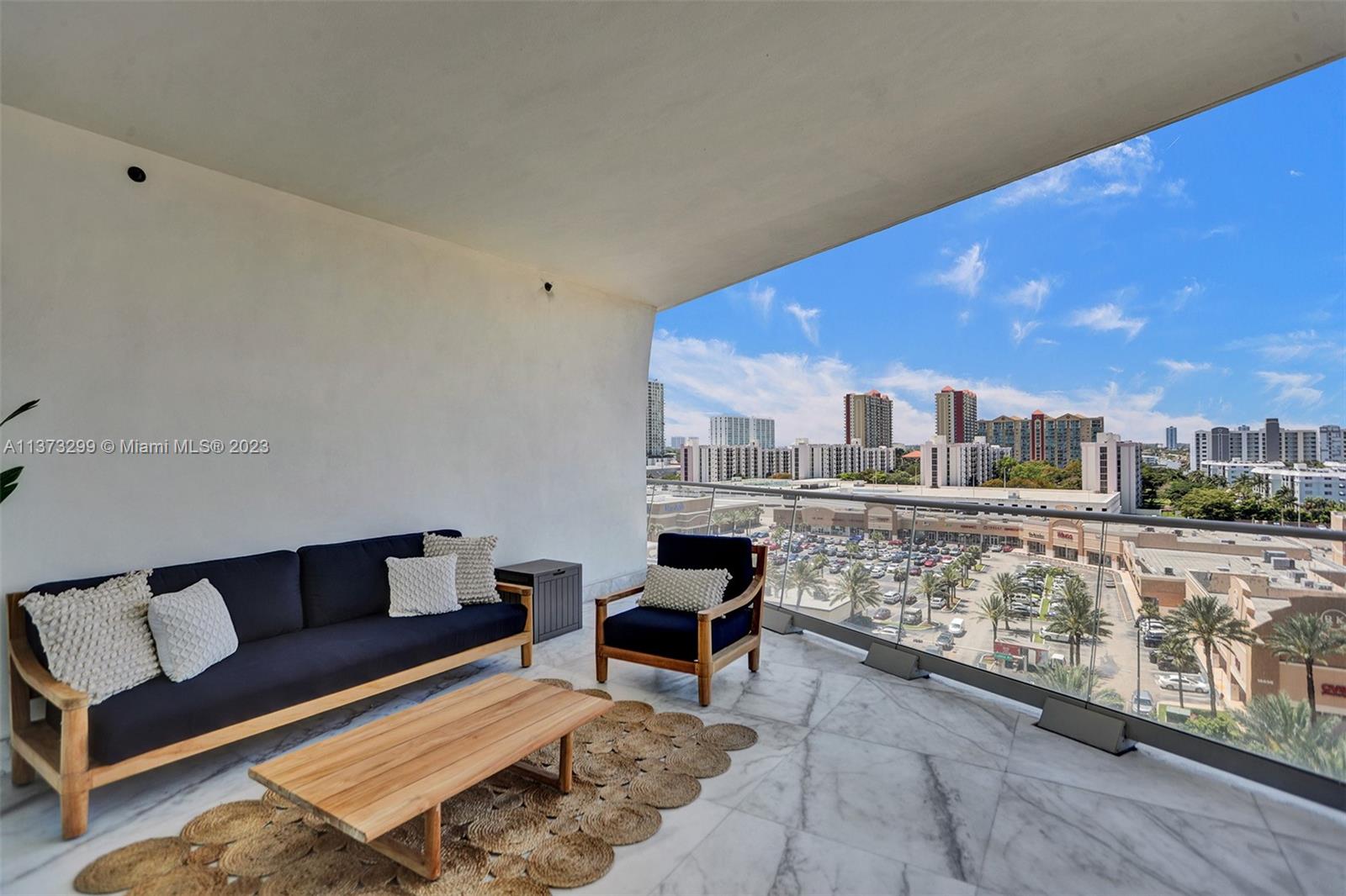 JADE SIGNATURE CONDO - Residential