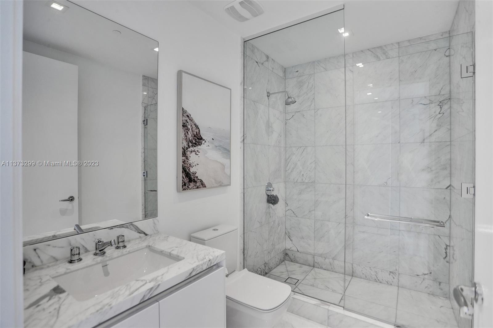 JADE SIGNATURE CONDO - Residential