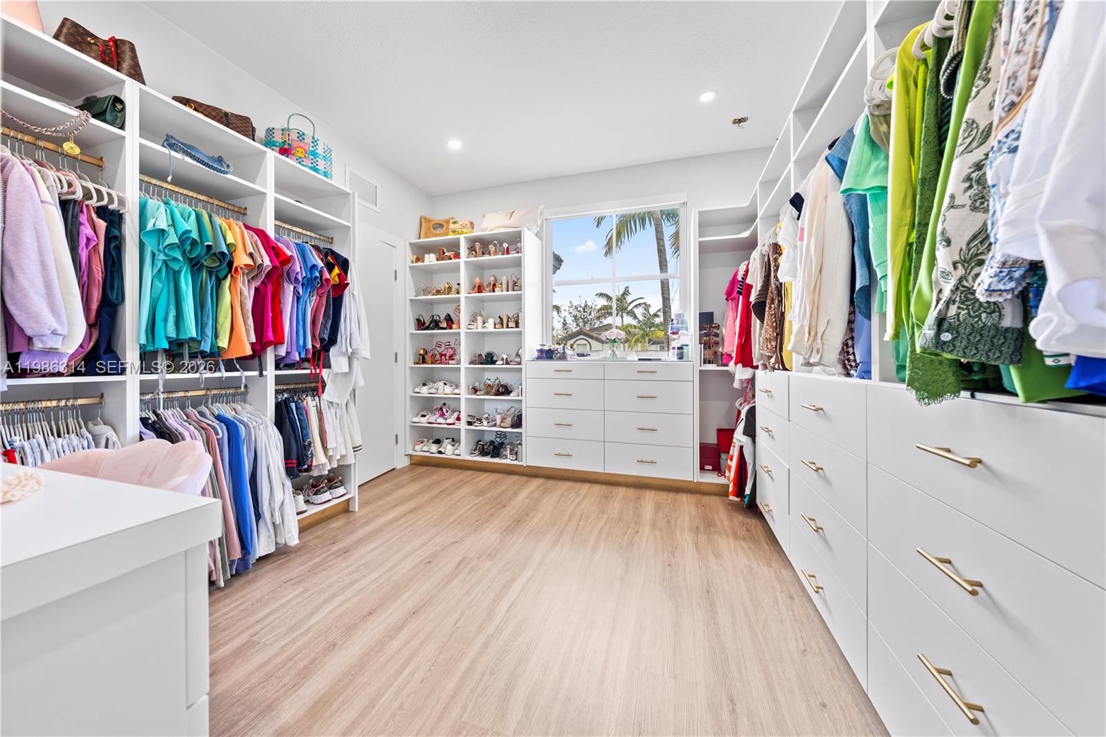 DORAL ISLES NORTH SEC TWO - Residential