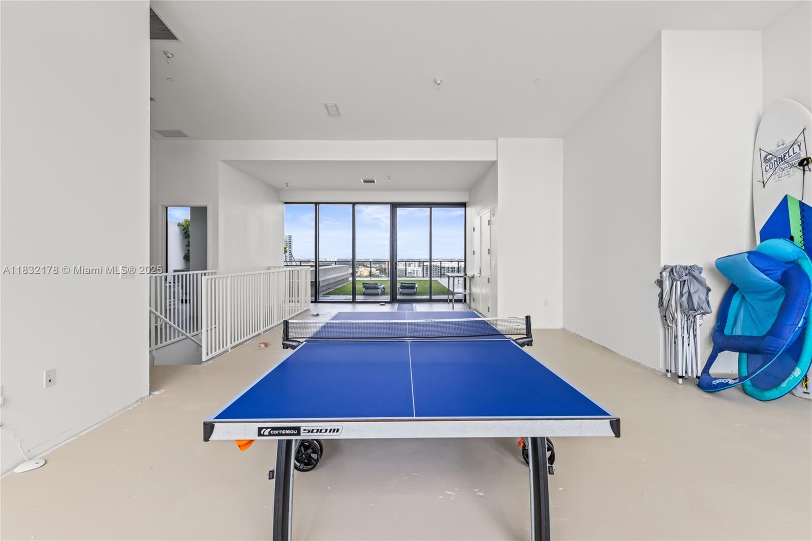 PRIVE CONDO - Residential