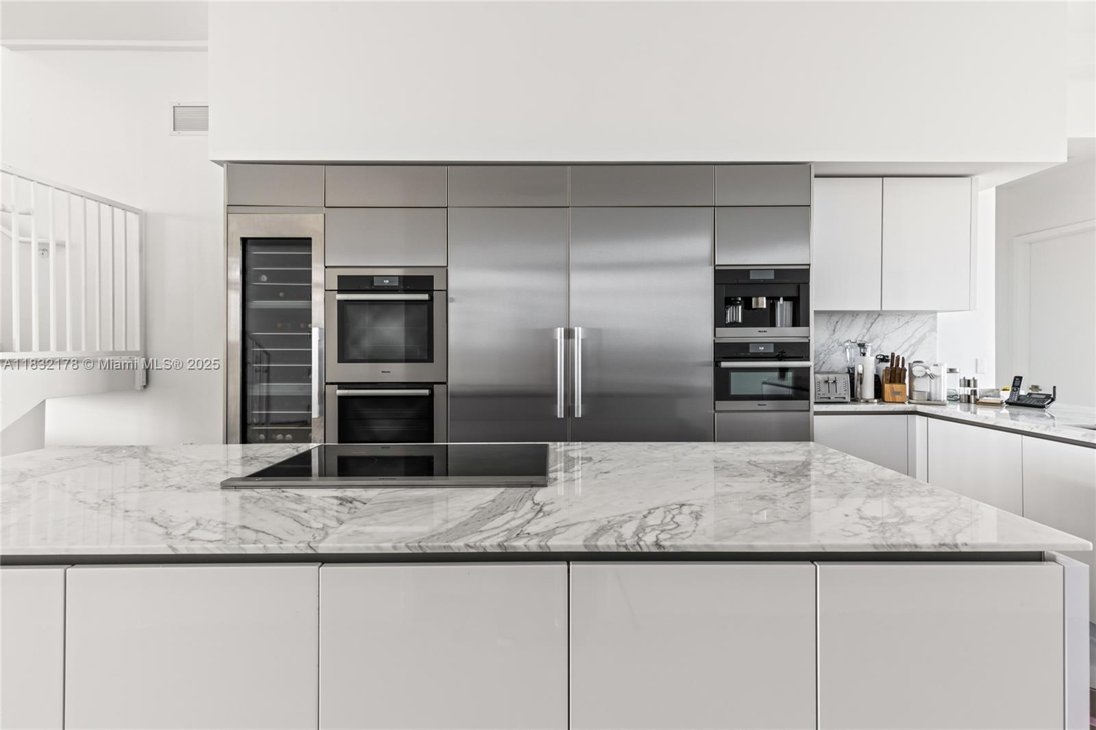 PRIVE CONDO - Residential