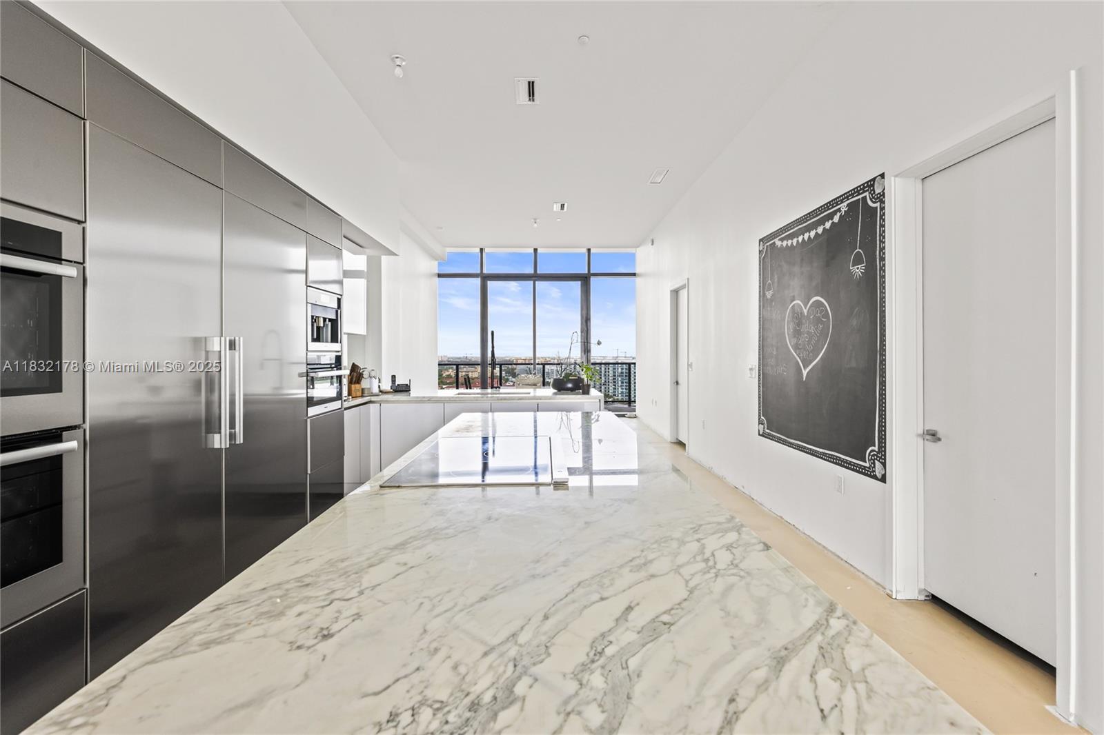 PRIVE CONDO - Residential