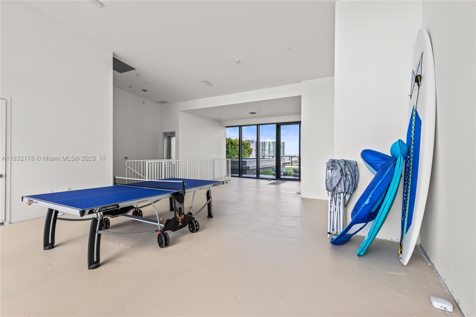 PRIVE CONDO - Residential