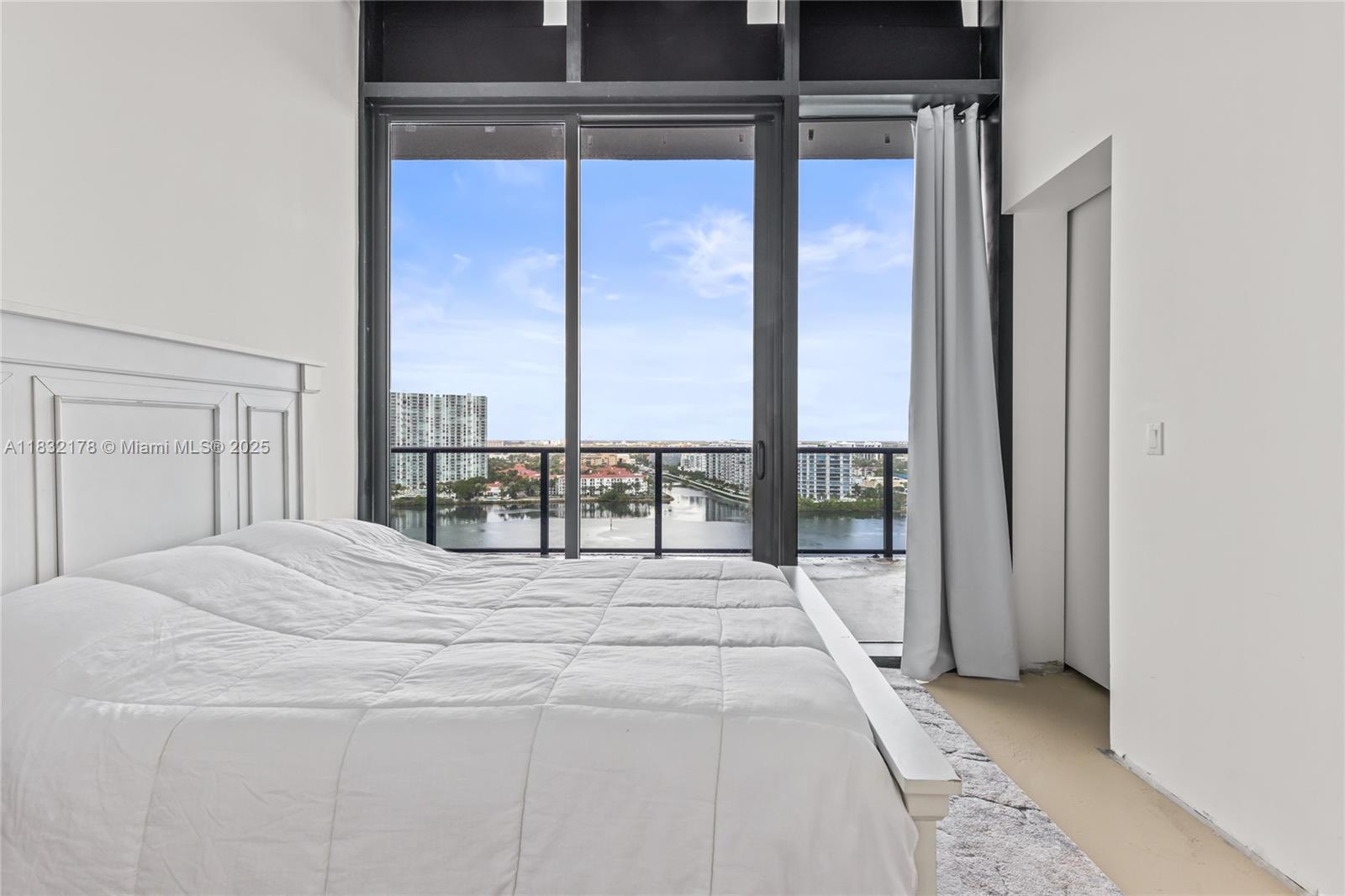 PRIVE CONDO - Residential