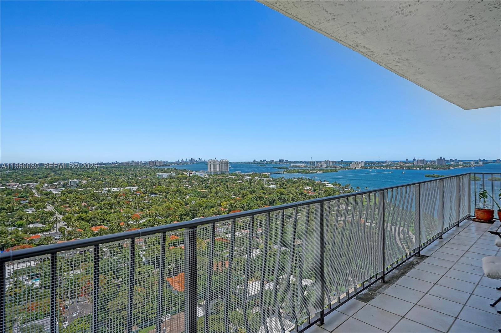 THE PALM BAY YACHT CLUB C - Residential Lease