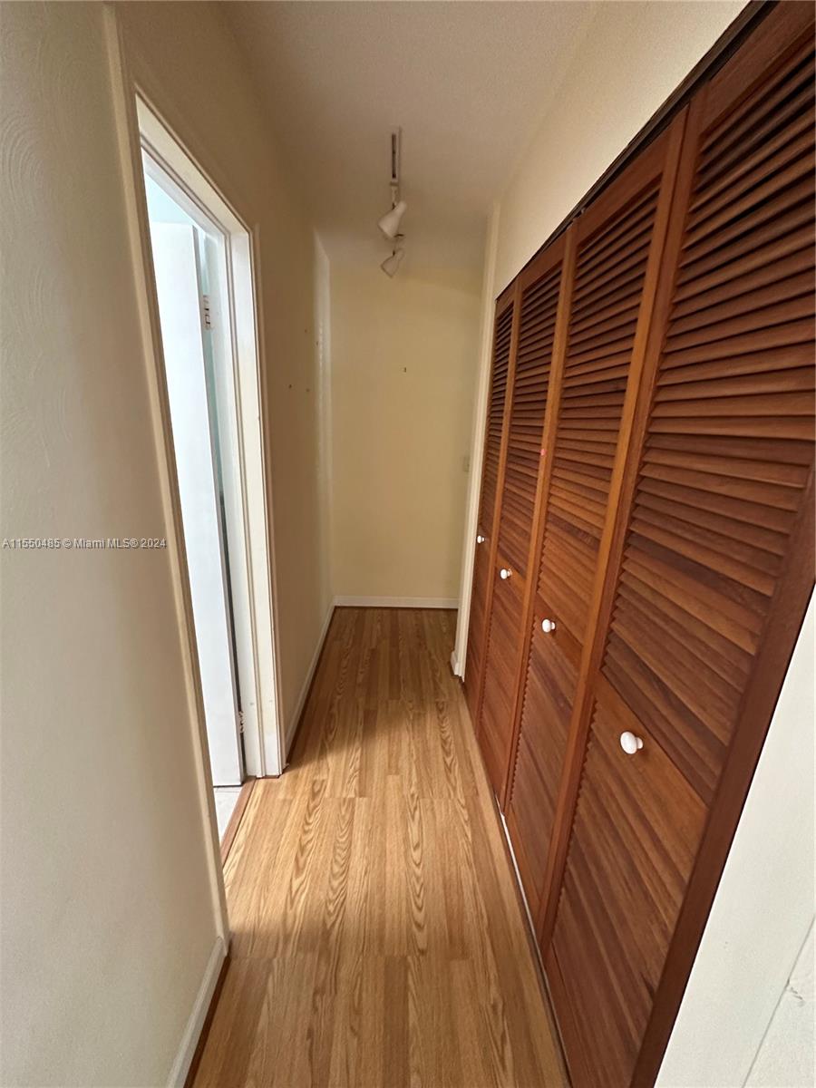 LAUDERDALE HARBORS SECTIO - Residential