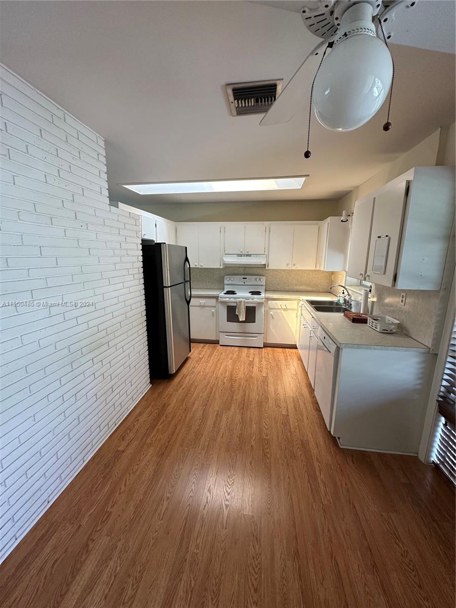 LAUDERDALE HARBORS SECTIO - Residential