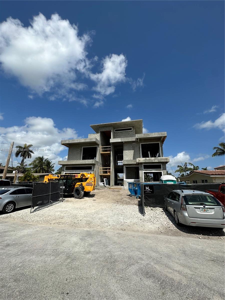 LAUDERDALE HARBORS SECTIO - Residential