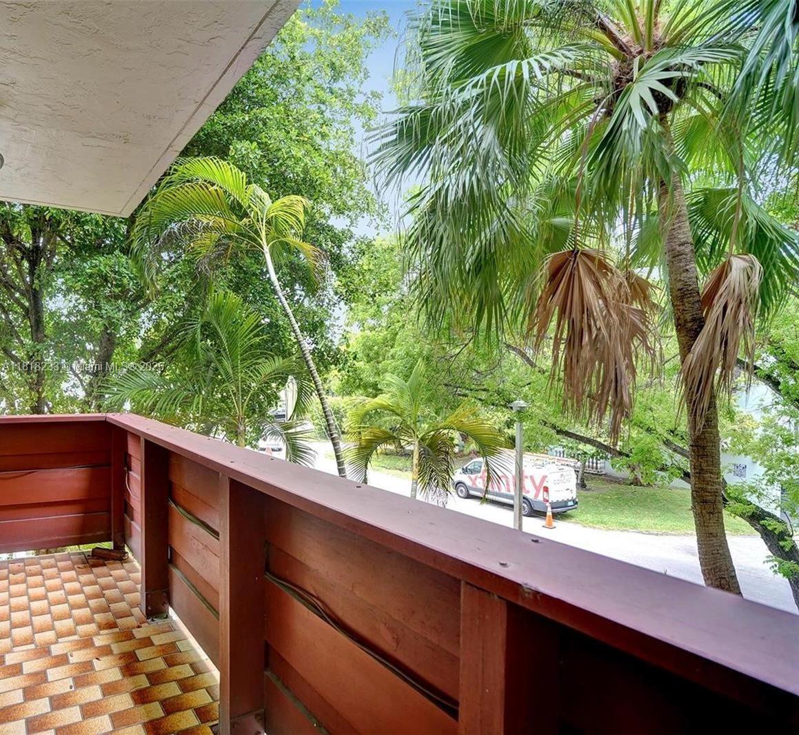 VILLA CAPRI CONDO - Residential