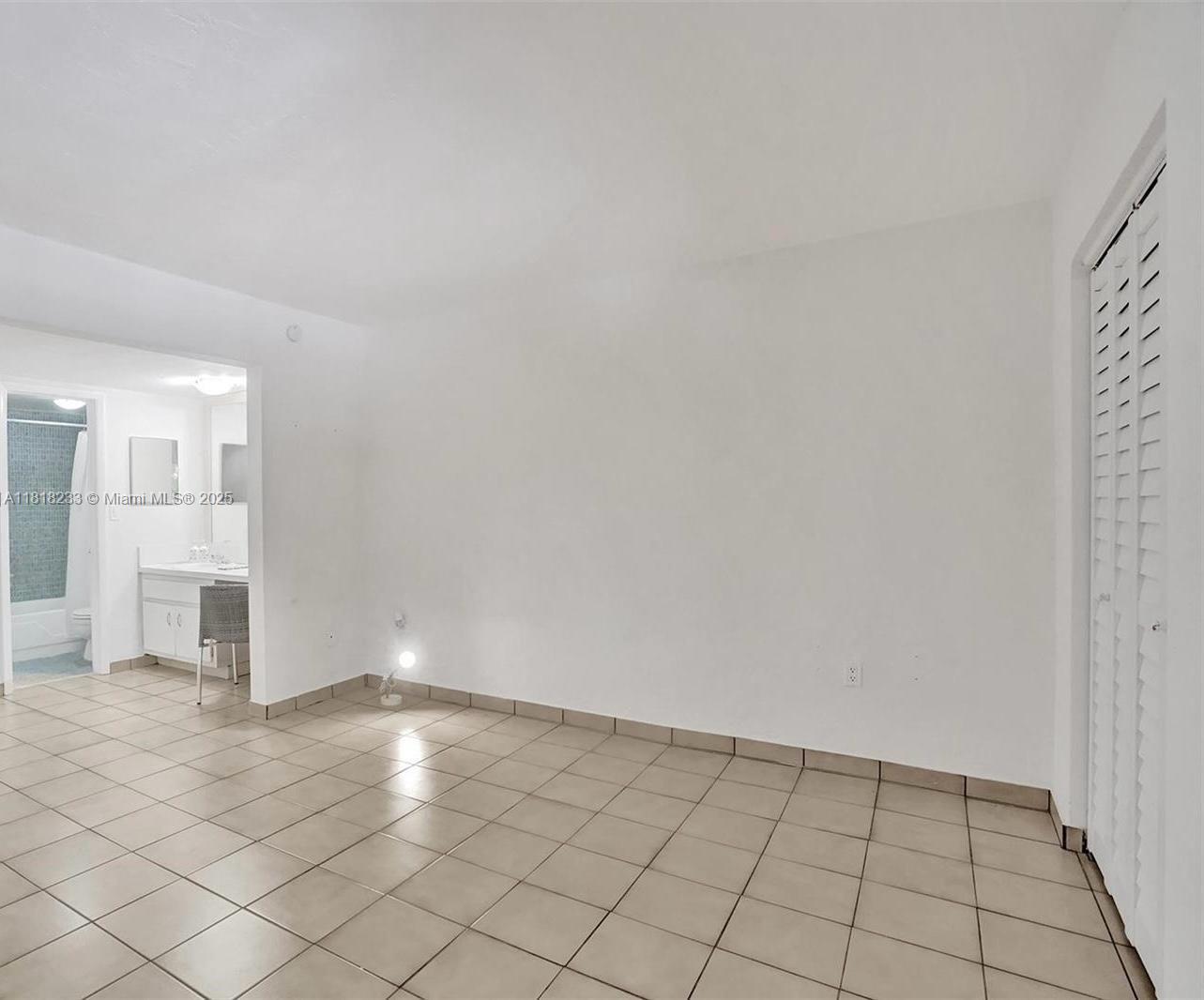 VILLA CAPRI CONDO - Residential