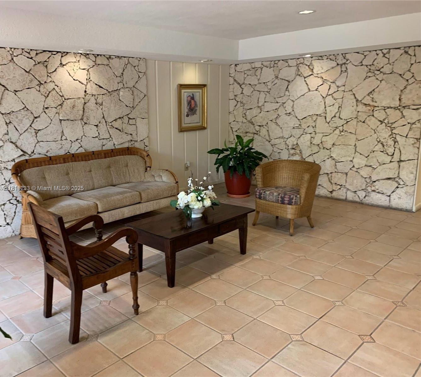 VILLA CAPRI CONDO - Residential