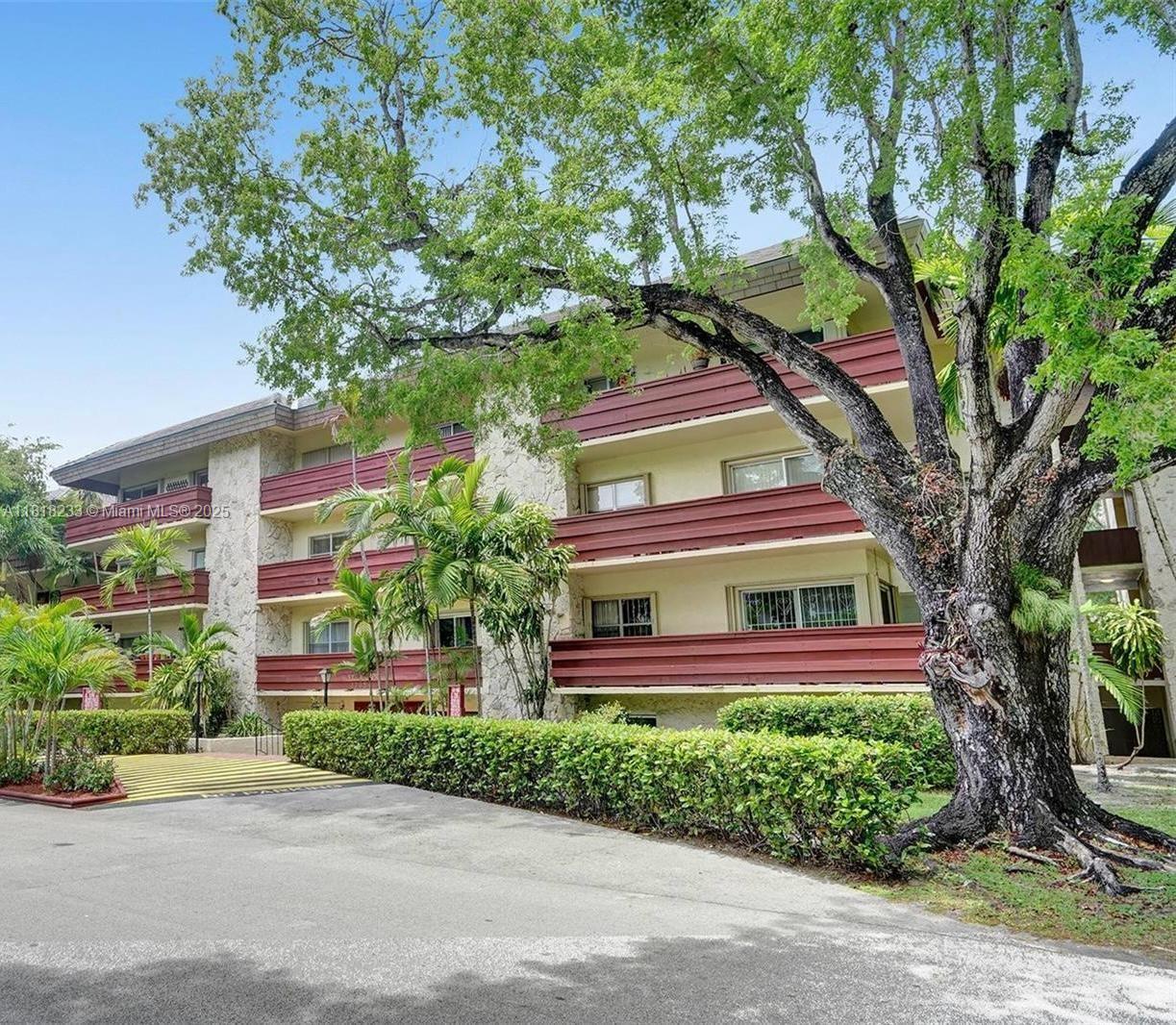 VILLA CAPRI CONDO - Residential