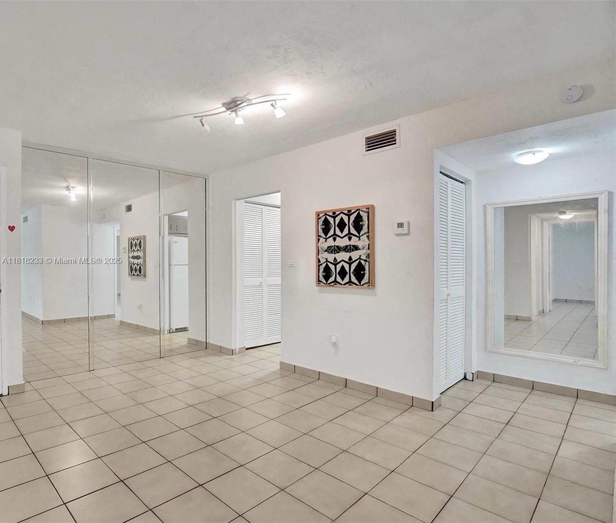 1205 Mariposa Ave 333