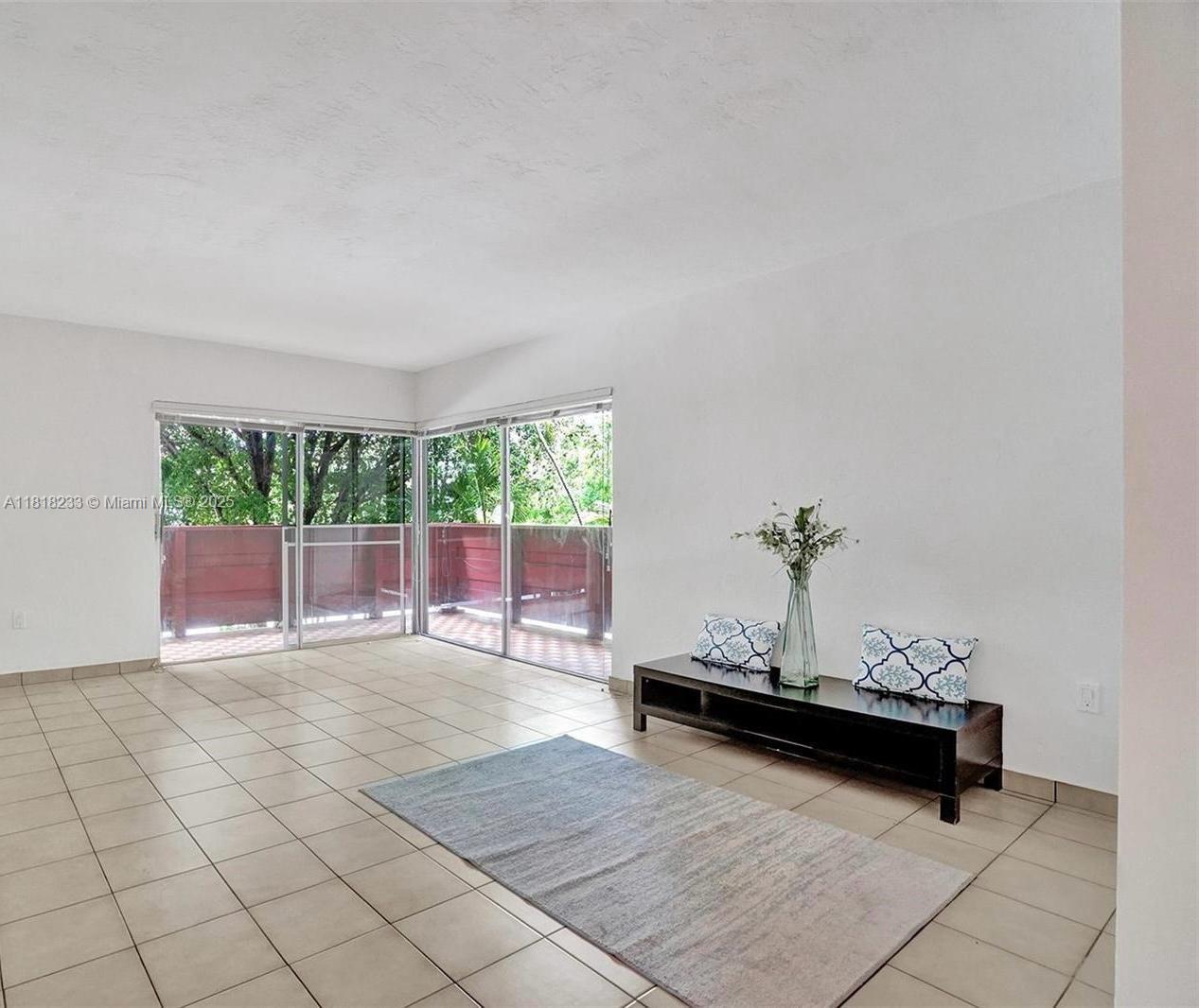 1205 Mariposa Ave 333
