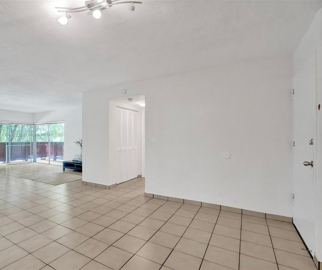 VILLA CAPRI CONDO - Residential