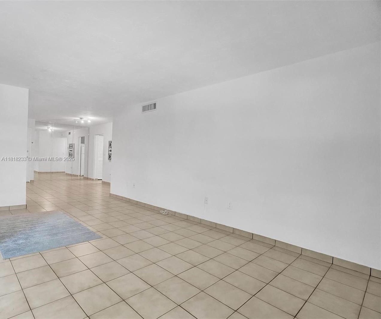VILLA CAPRI CONDO - Residential