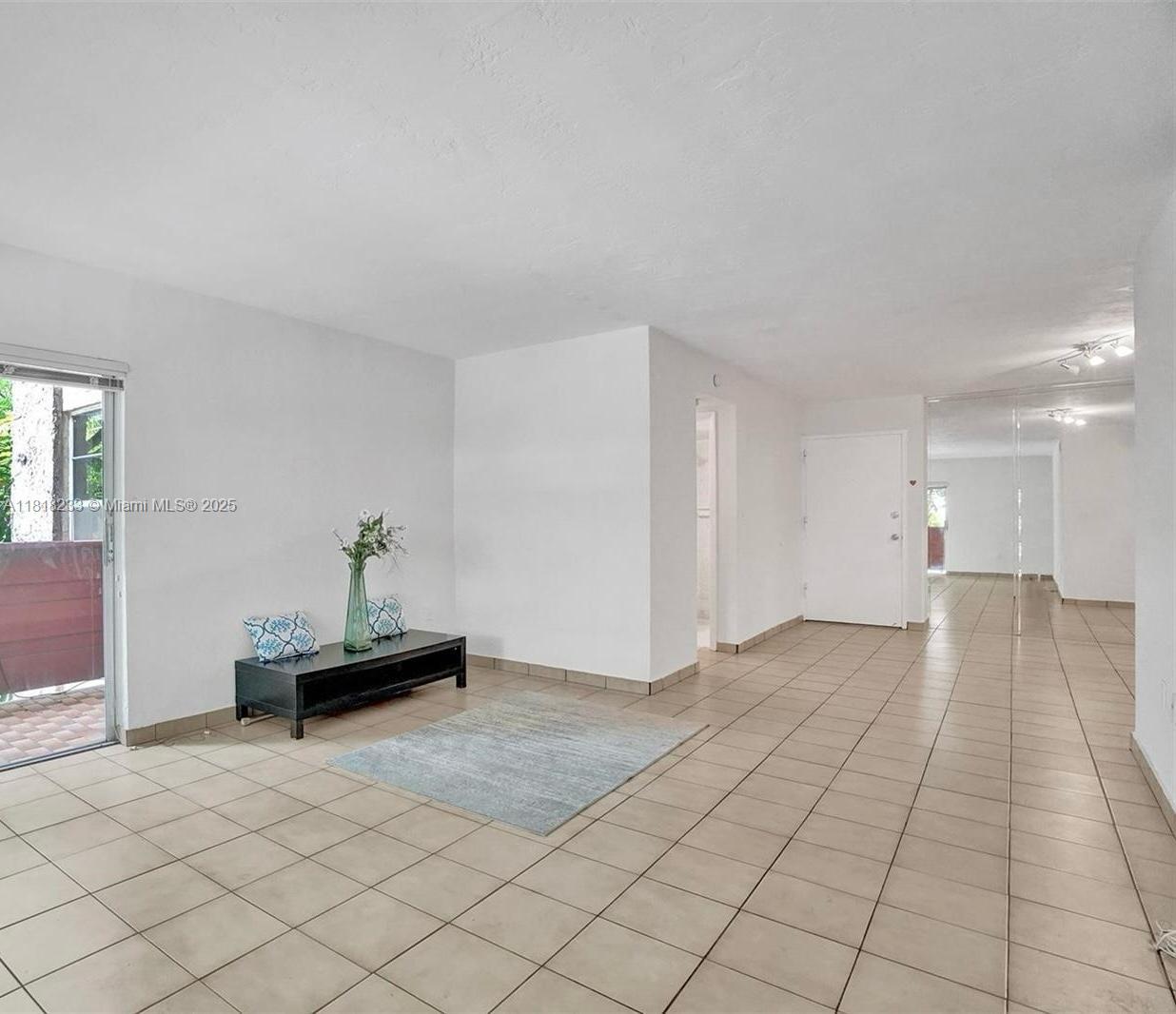 1205 Mariposa Ave 333