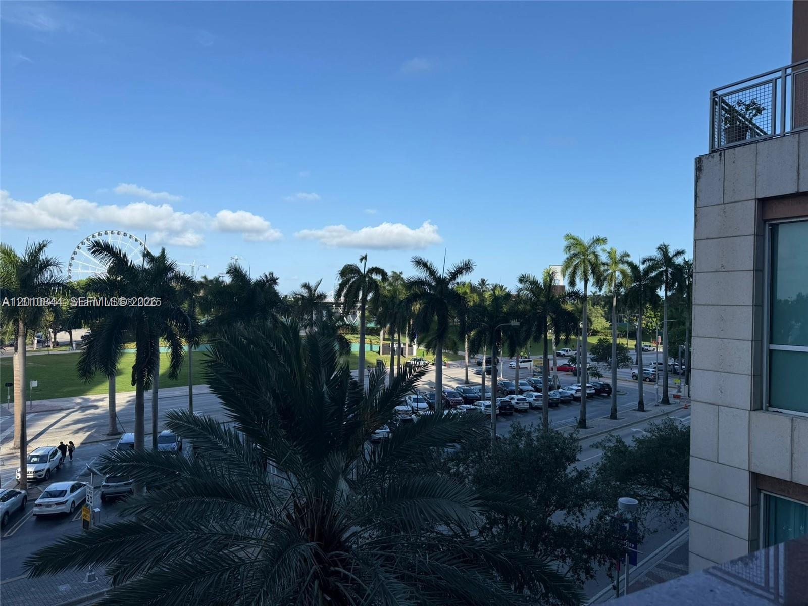 VIZCAYNE NORTH CONDO - Residential