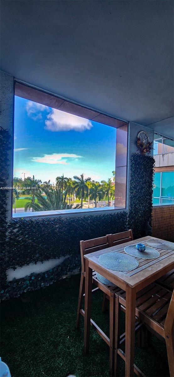 VIZCAYNE NORTH CONDO - Residential