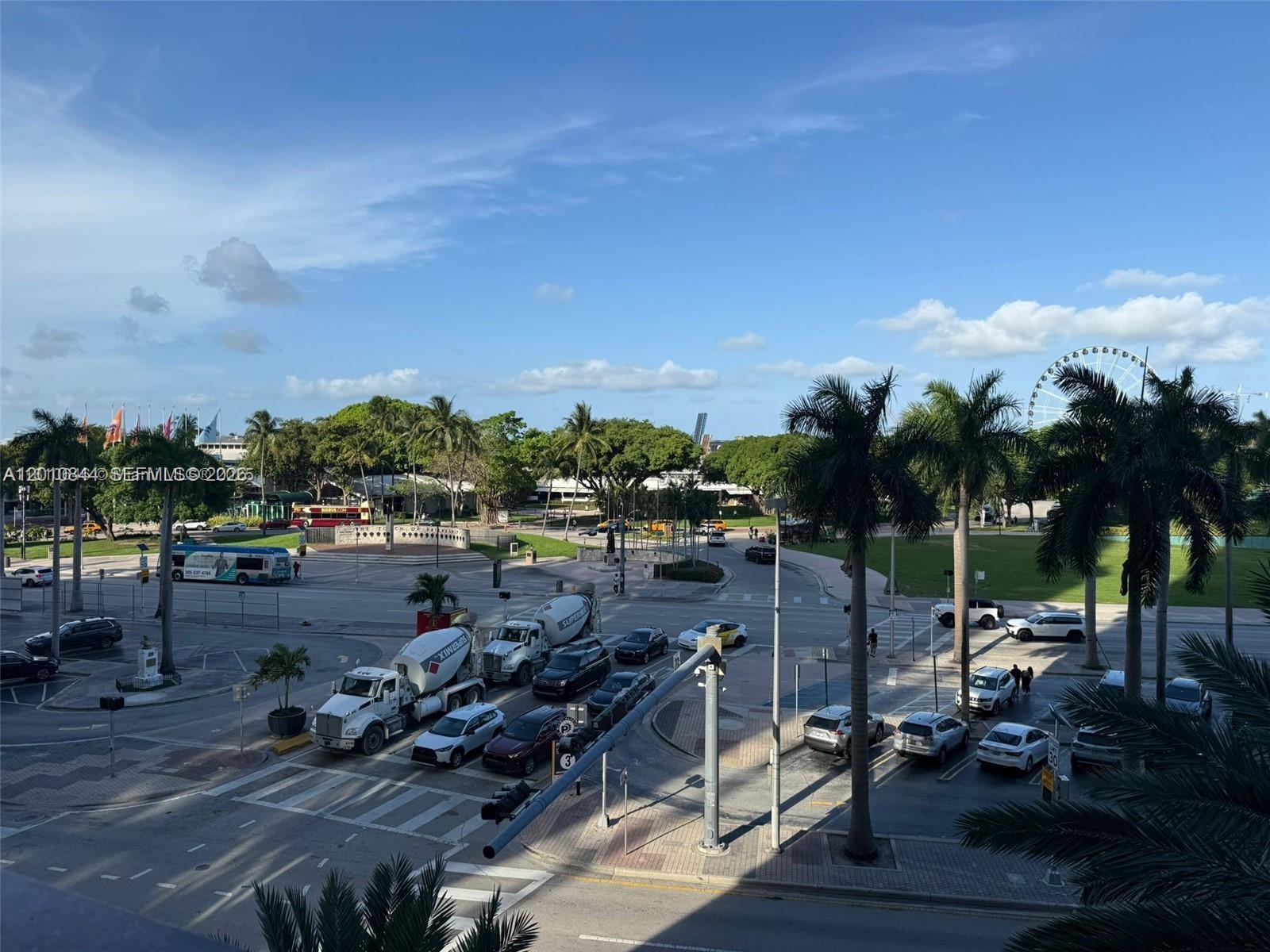 VIZCAYNE NORTH CONDO - Residential