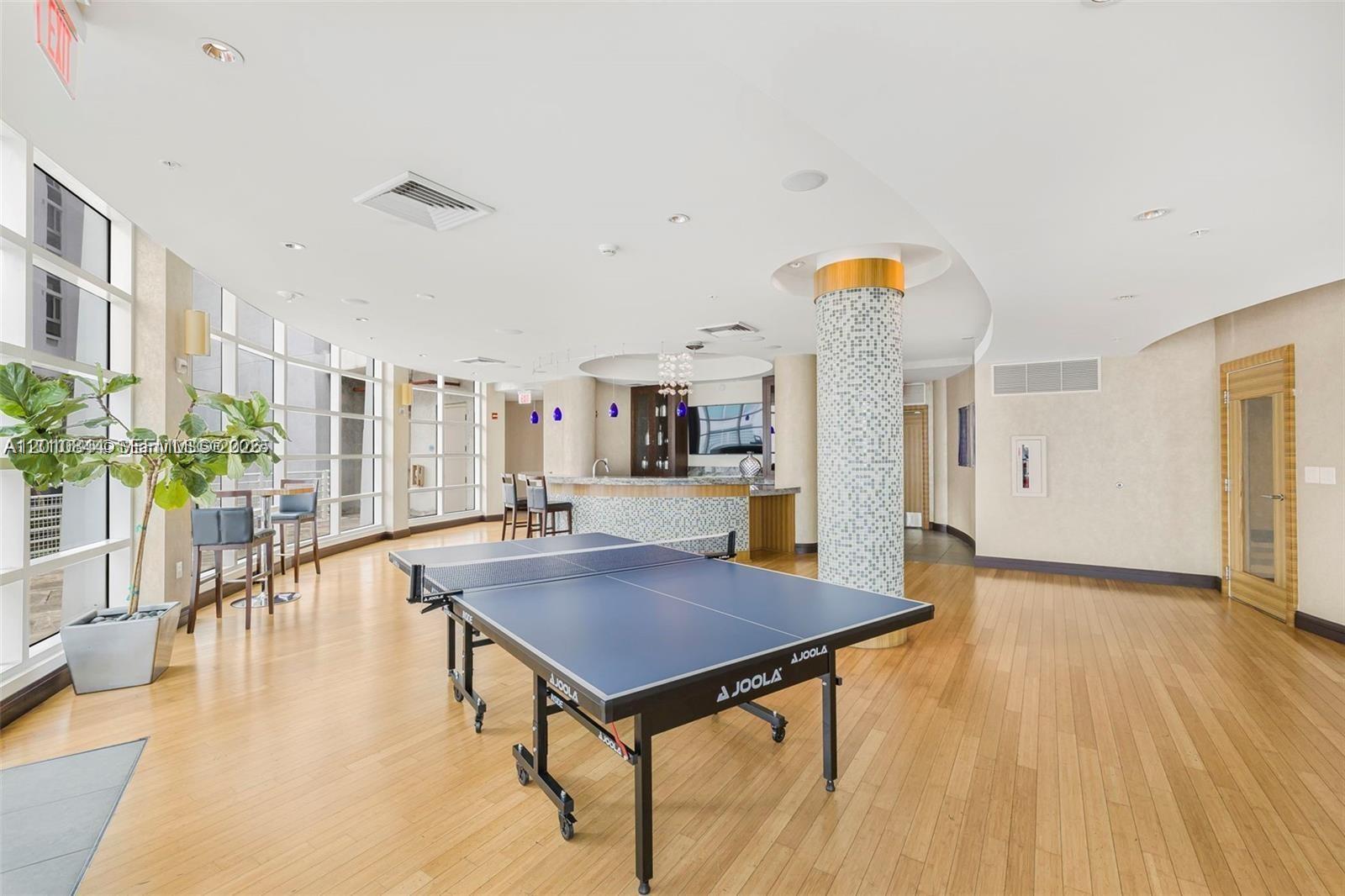 VIZCAYNE NORTH CONDO - Residential