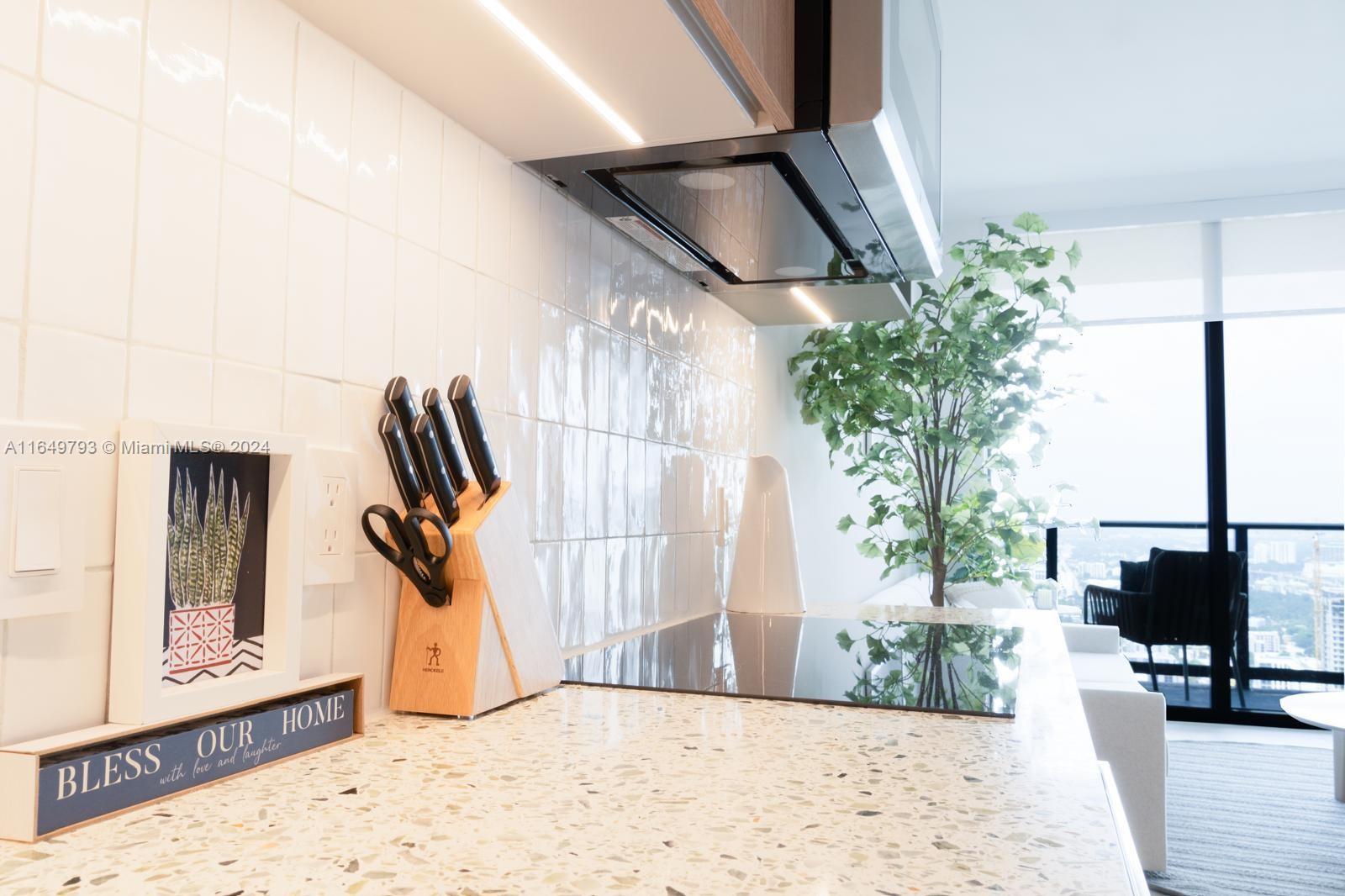Gale Natiivo - Residential Lease