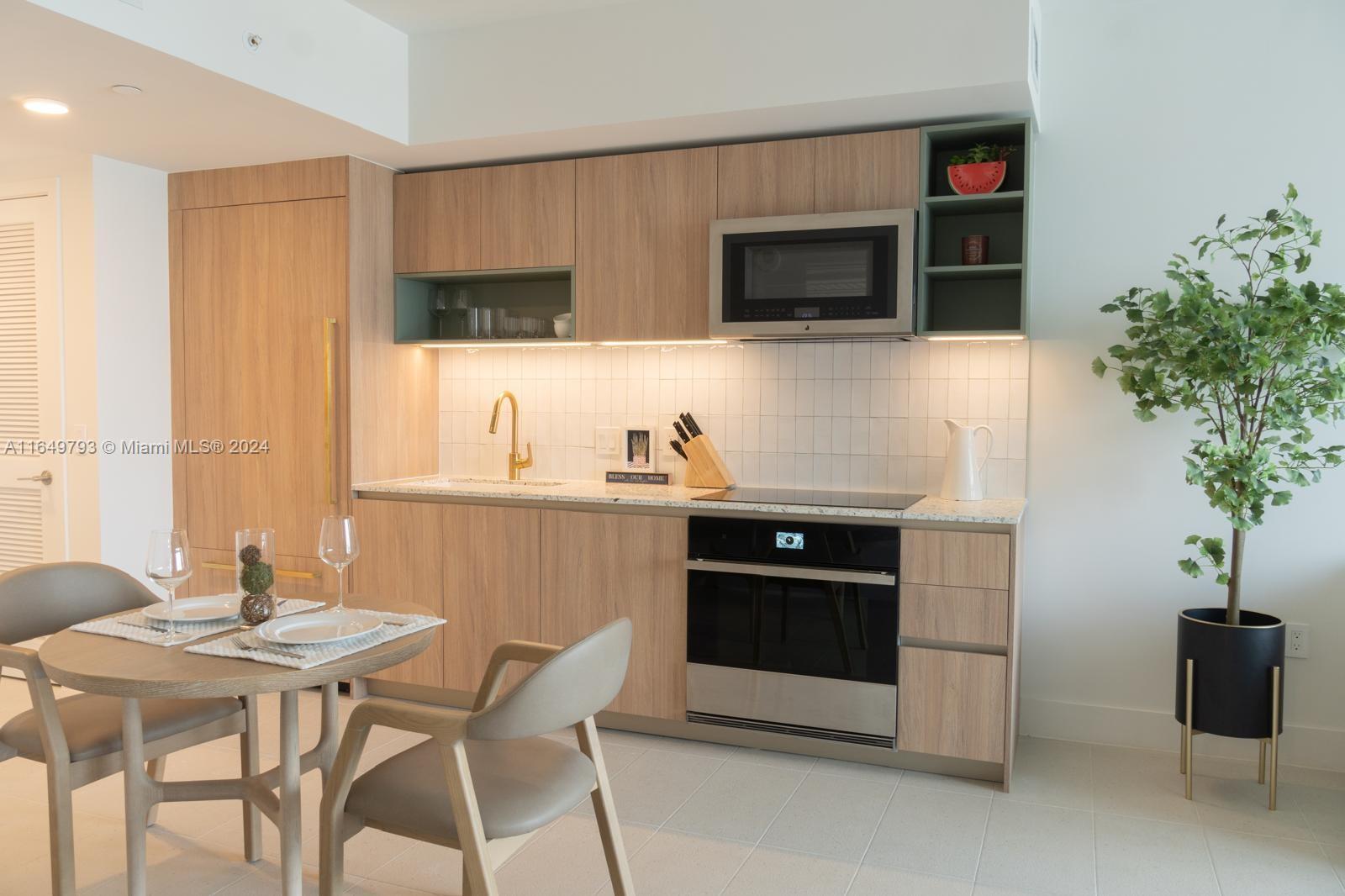 Gale Natiivo - Residential Lease