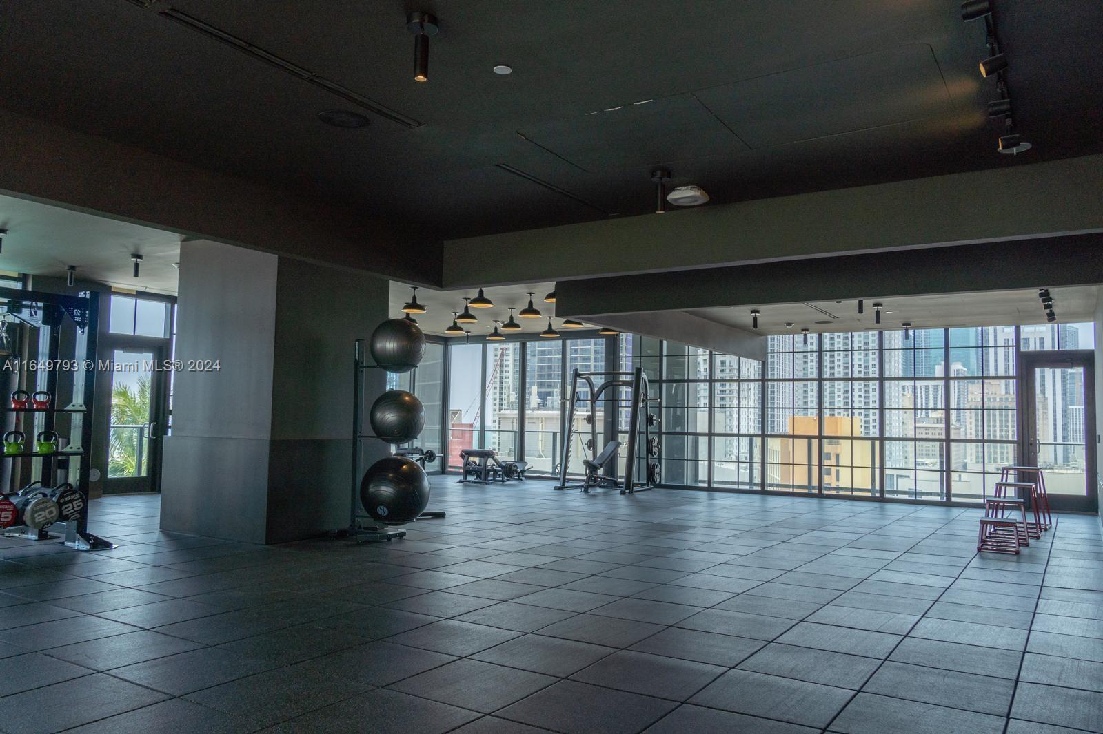 Gale Natiivo - Residential Lease