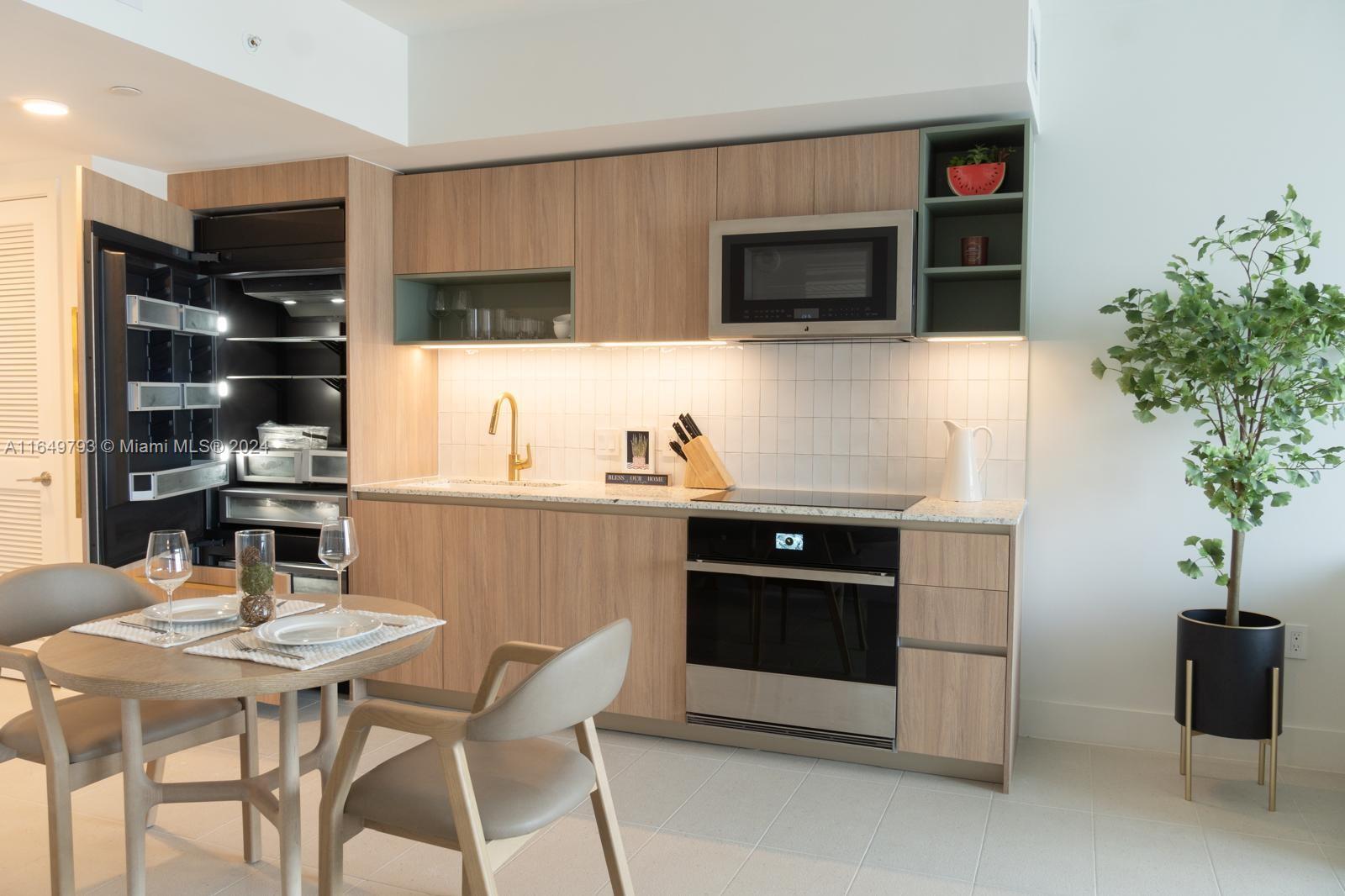 Gale Natiivo - Residential Lease