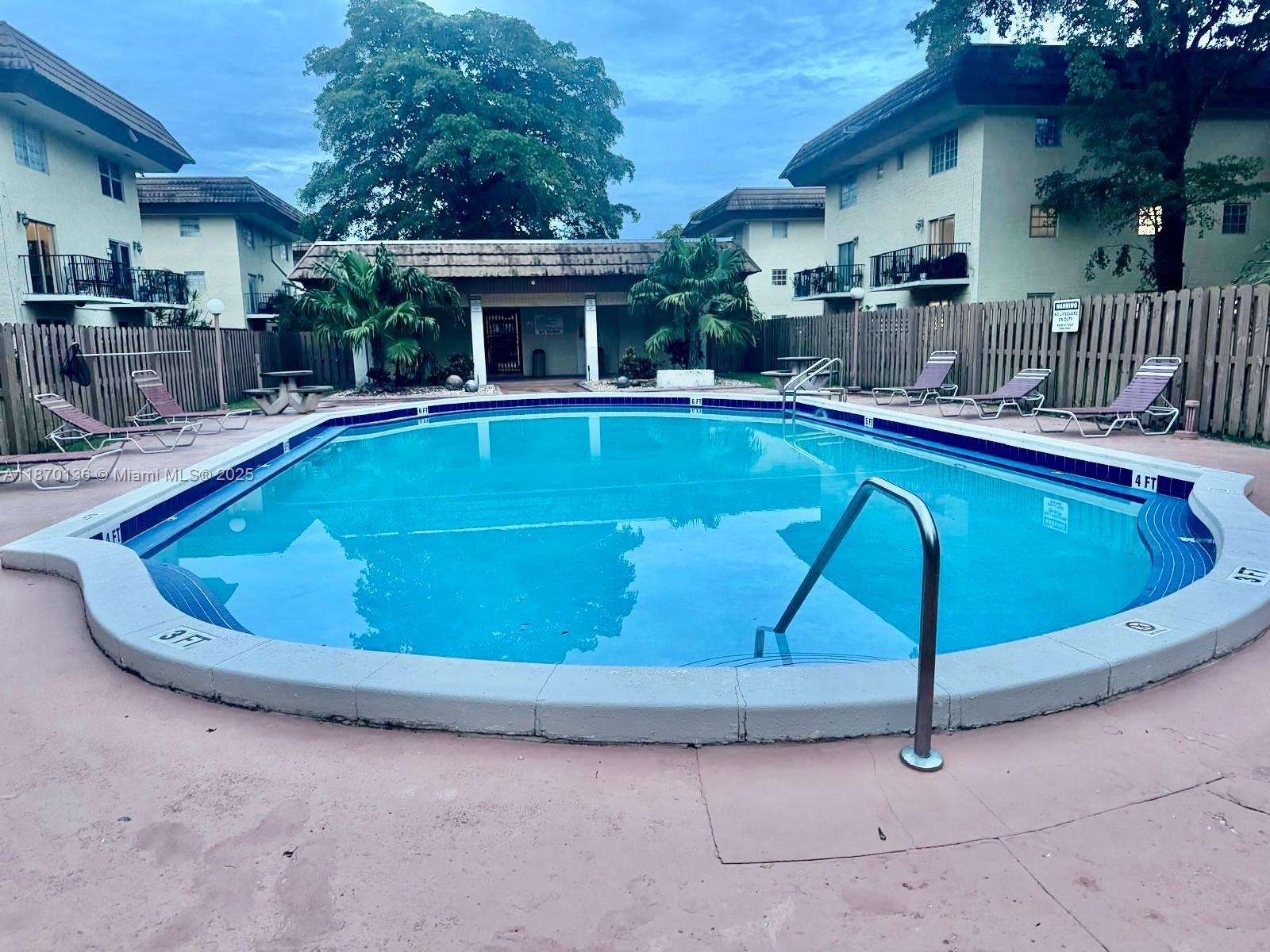 COURTYARDS AT KENDALL CON - Residential