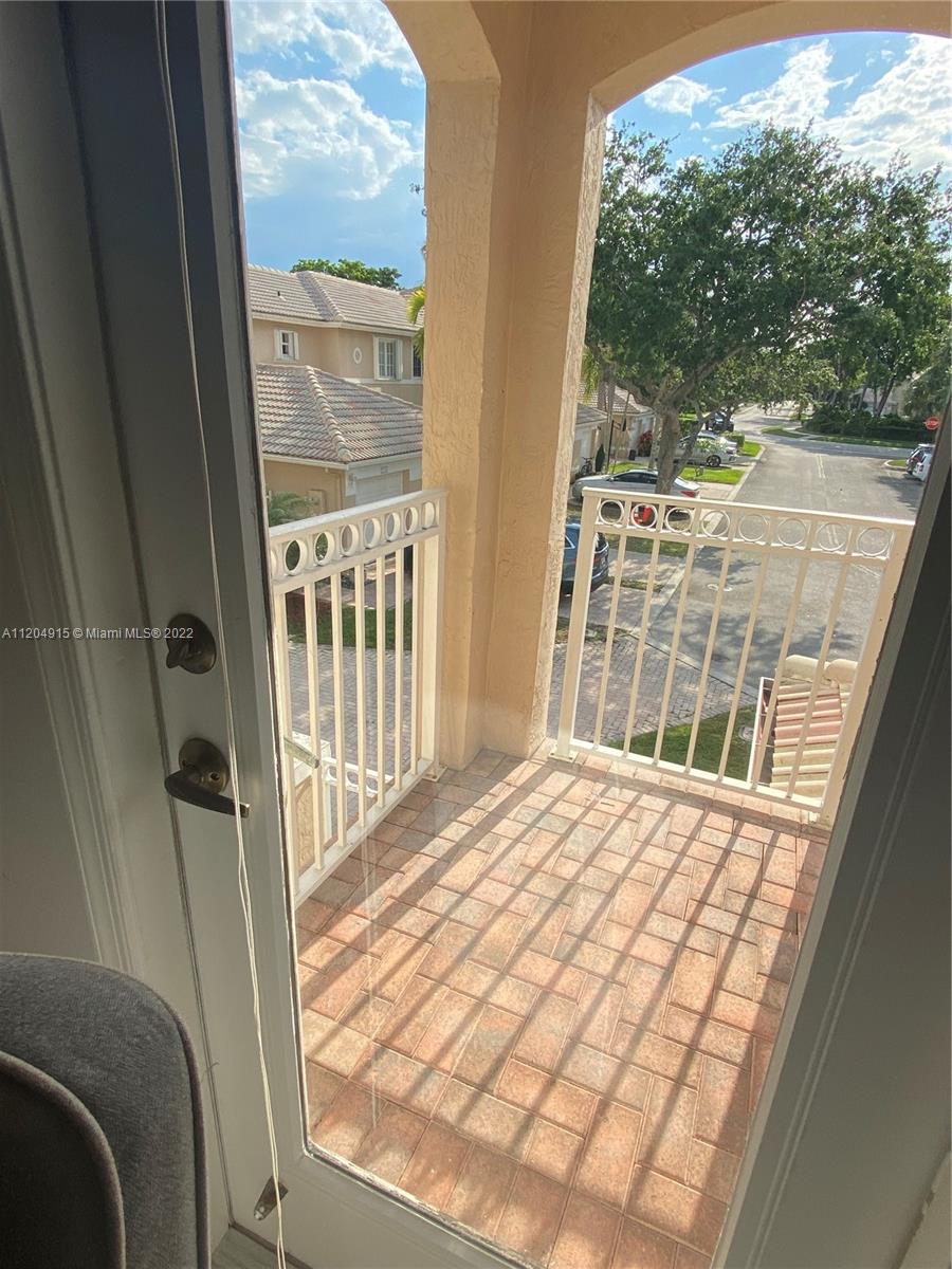 PEMBROKE ISLES 1 - Residential