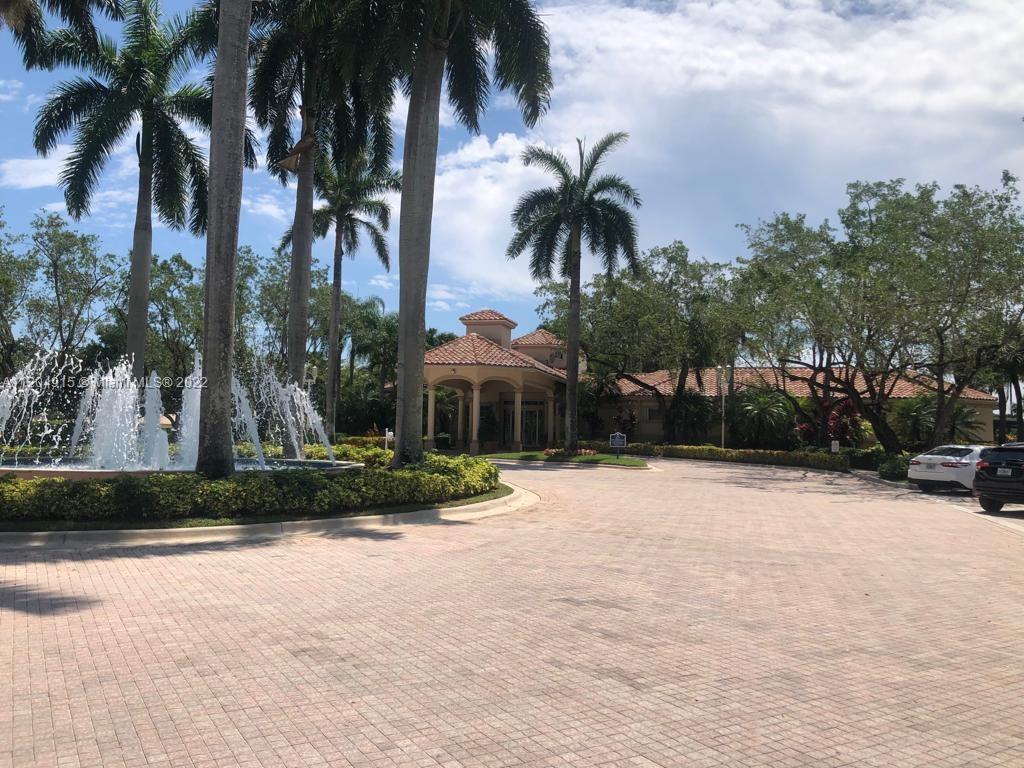 PEMBROKE ISLES 1 - Residential
