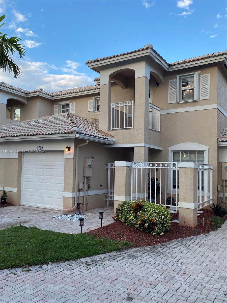 PEMBROKE ISLES 1 - Residential