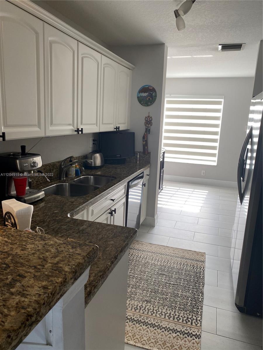 PEMBROKE ISLES 1 - Residential