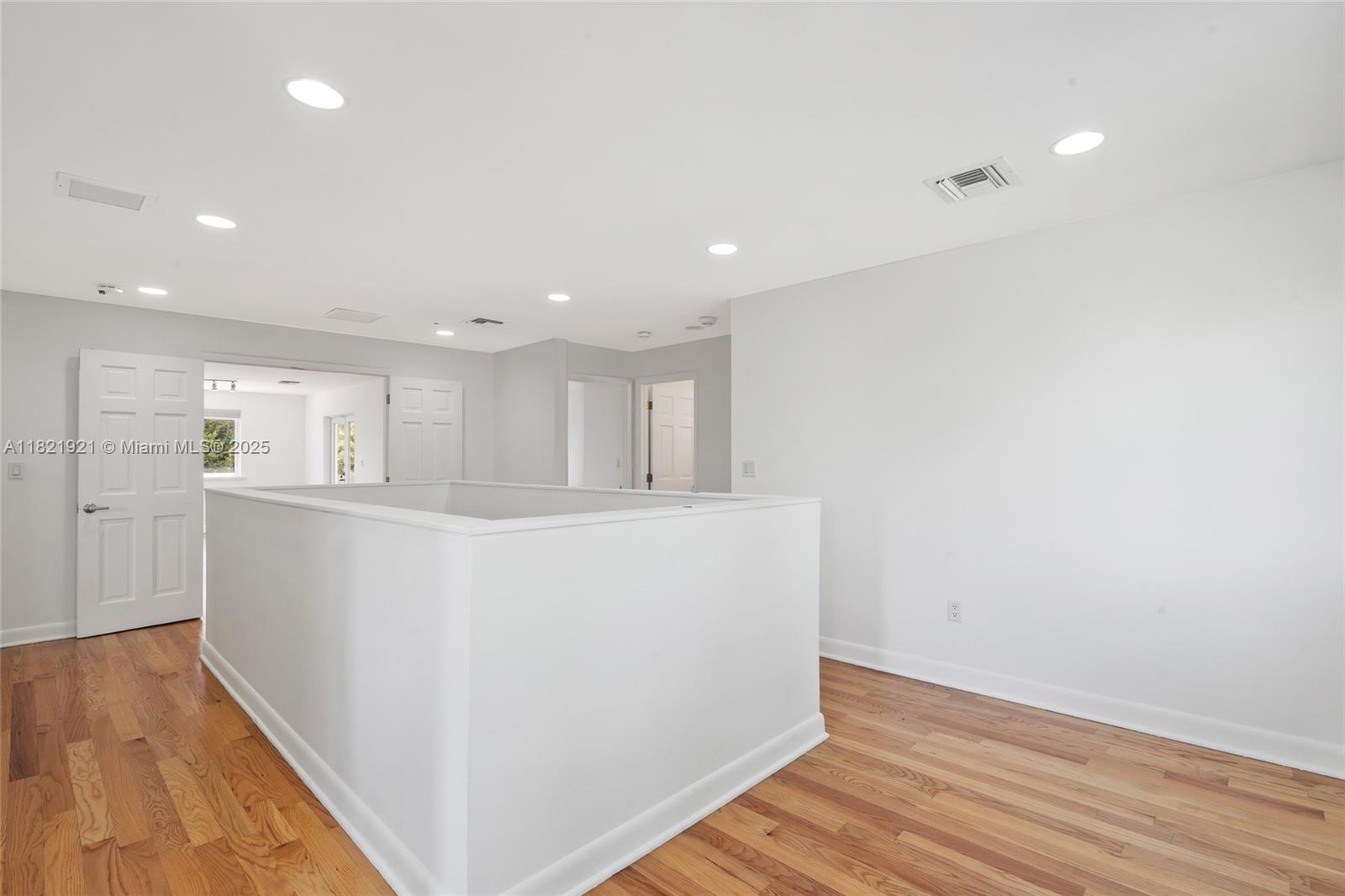 BRICKELL ESTATES - Residential Lease