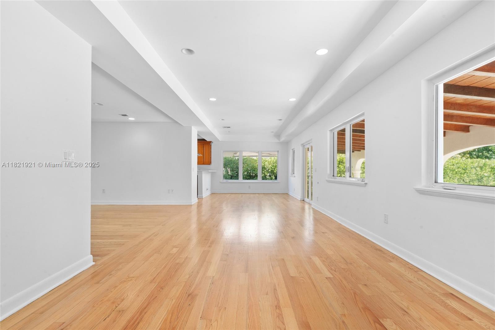 BRICKELL ESTATES - Residential Lease