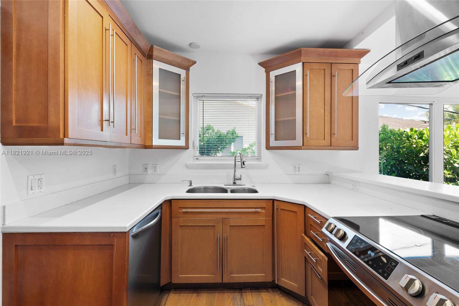 BRICKELL ESTATES - Residential Lease