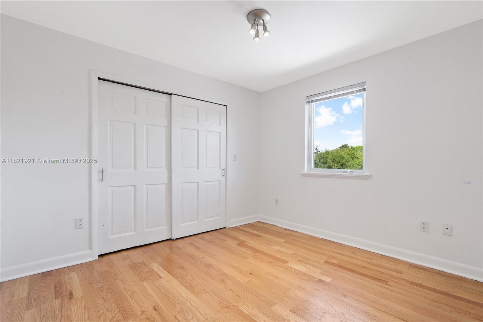 BRICKELL ESTATES - Residential Lease