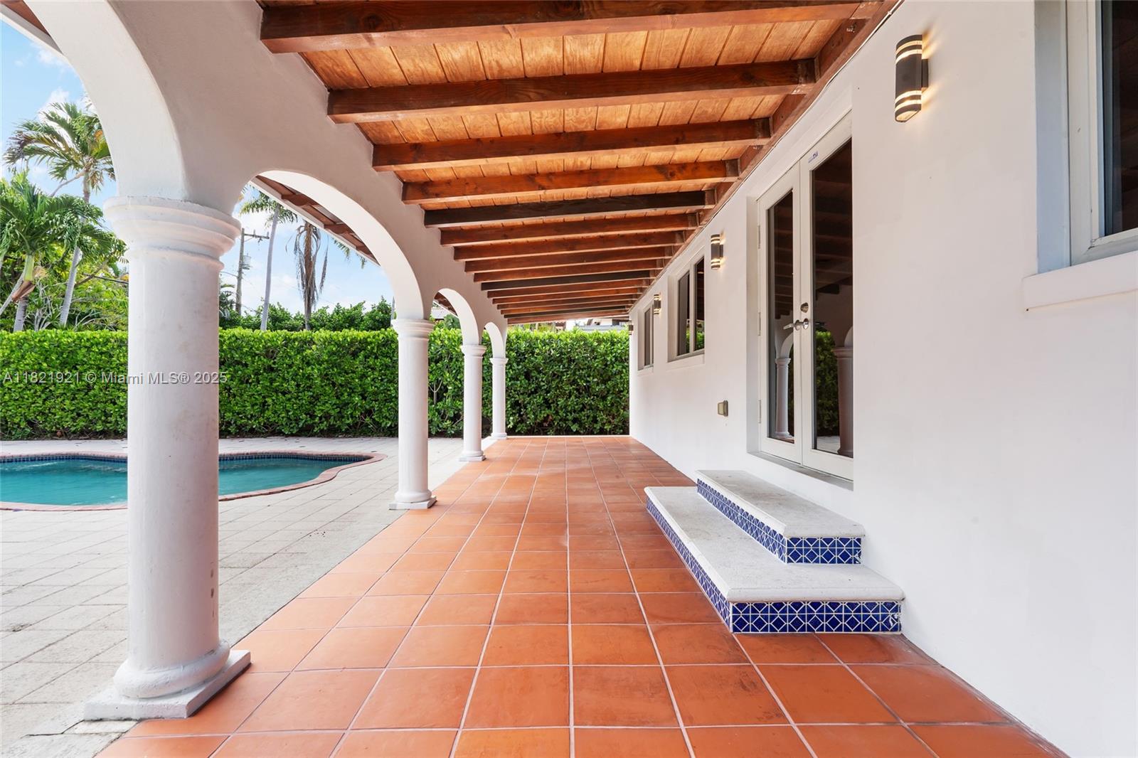 BRICKELL ESTATES - Residential Lease