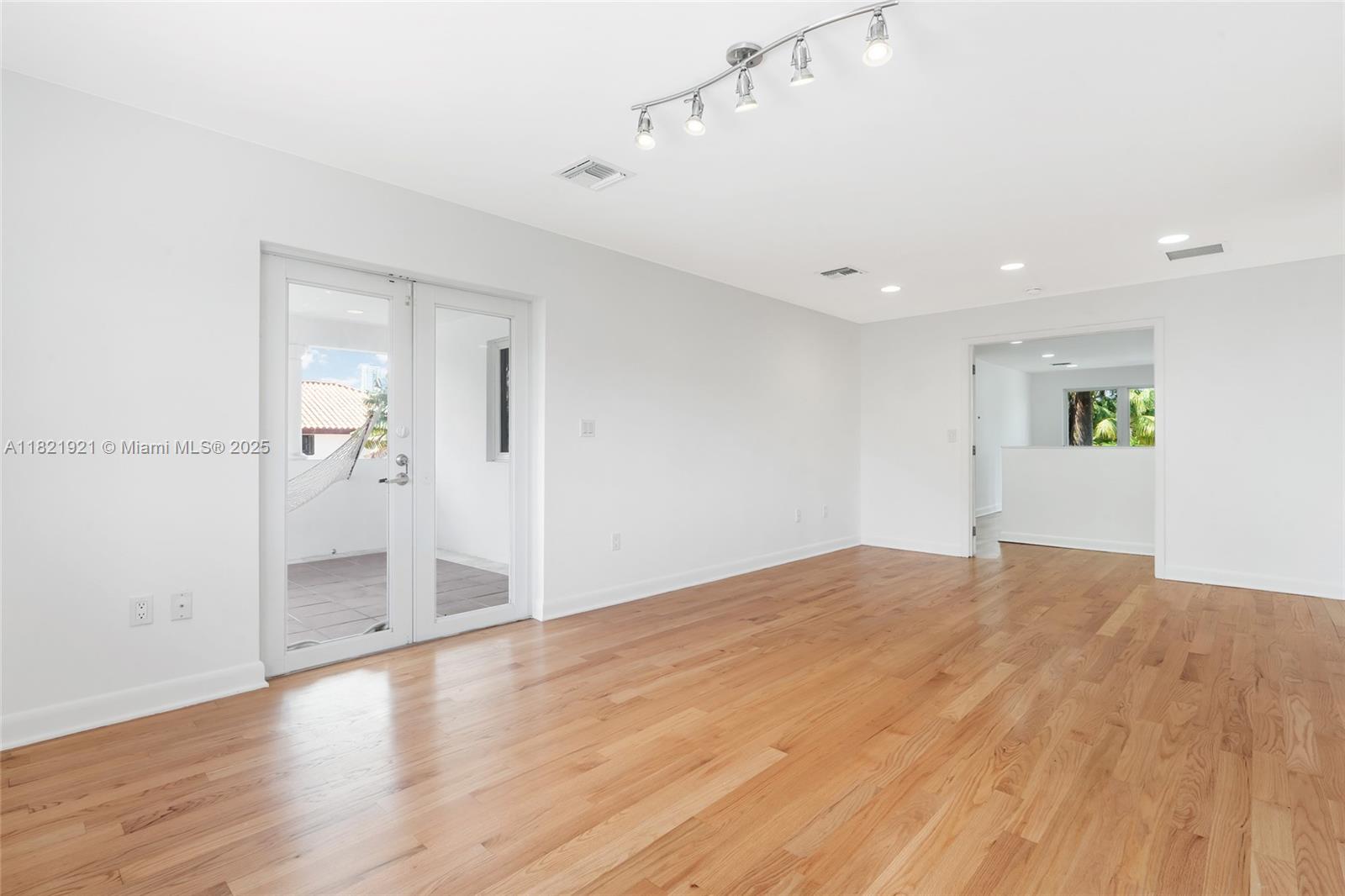 BRICKELL ESTATES - Residential Lease