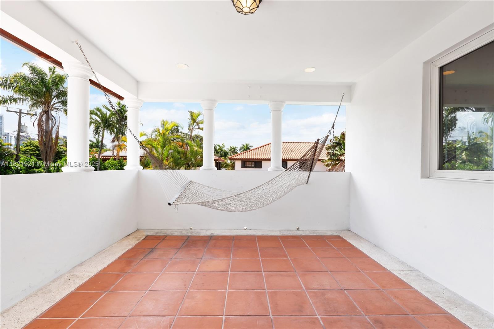 BRICKELL ESTATES - Residential Lease