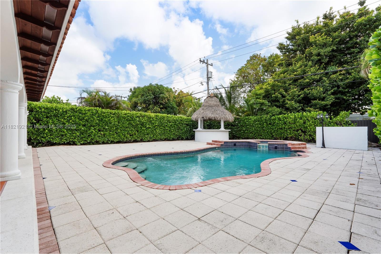 BRICKELL ESTATES - Residential Lease