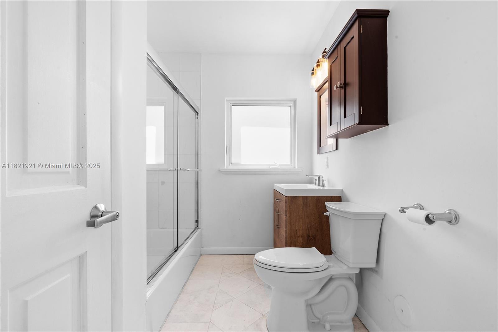 BRICKELL ESTATES - Residential Lease