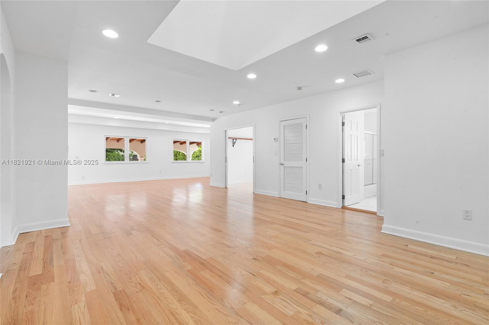 BRICKELL ESTATES - Residential Lease