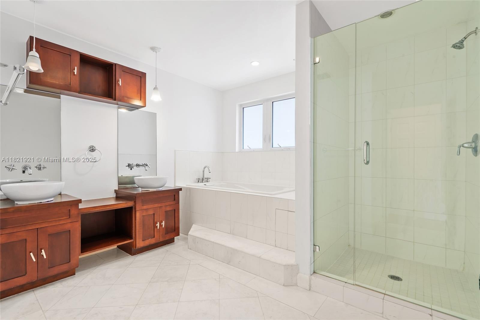 BRICKELL ESTATES - Residential Lease