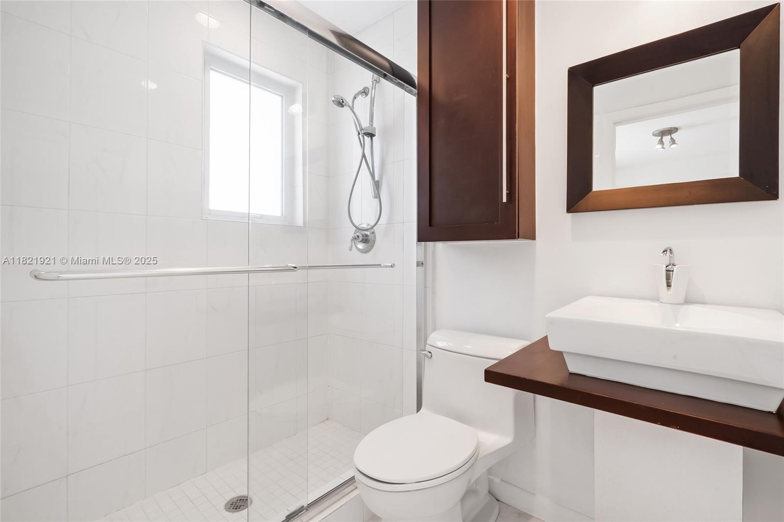 BRICKELL ESTATES - Residential Lease