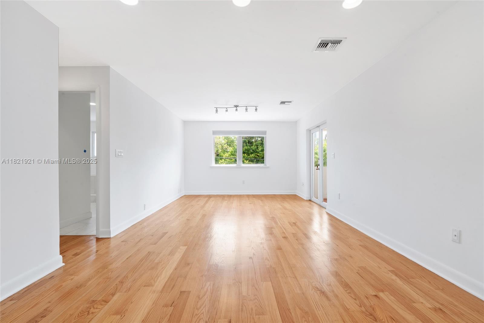 BRICKELL ESTATES - Residential Lease